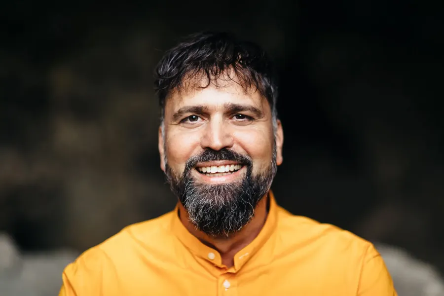 Porträt von Patric Pedrazzoli, spiritueller Lehrer, Heiler und Autor