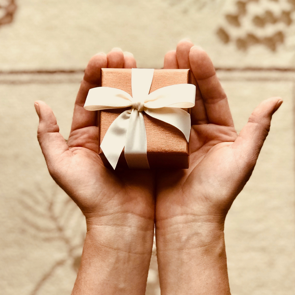 Gutscheine + Geschenke
